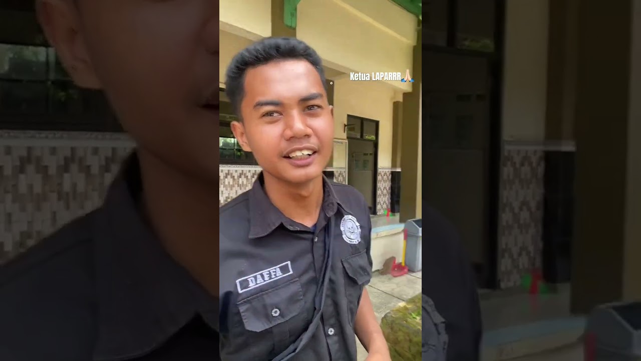 Kelas 12 TAB B membuat rak buku dan gantungan kunci