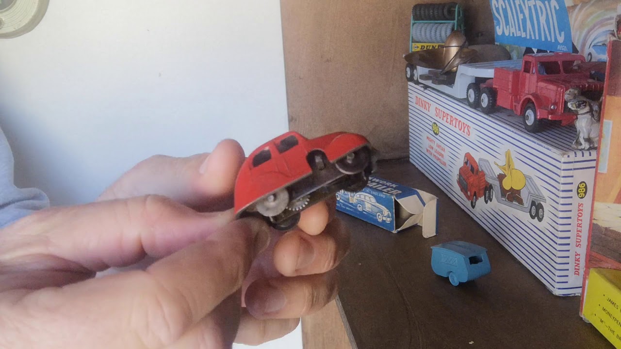 Clockwork Car and Caravan toy unboxing.