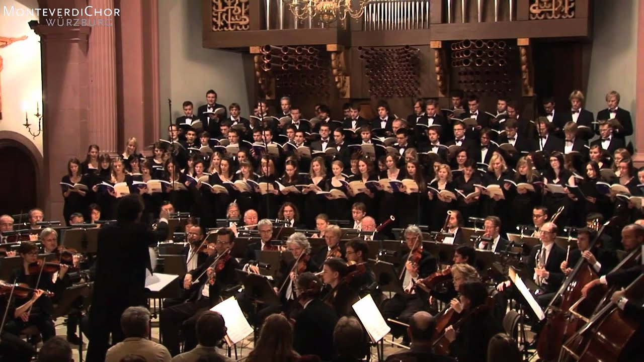John Rutter: Magnificat - 1. Magnificat anima mea