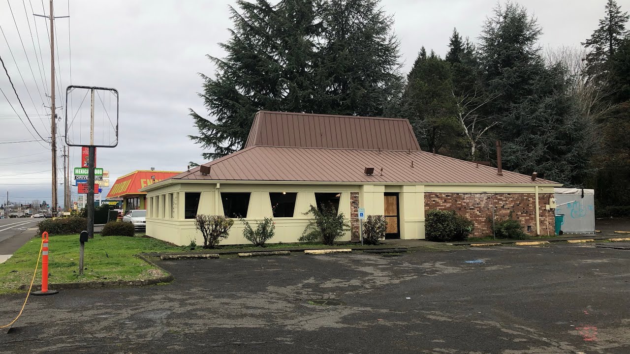 Abandoned Pizza Hut (NE HWY 99) - Vancouver, WA