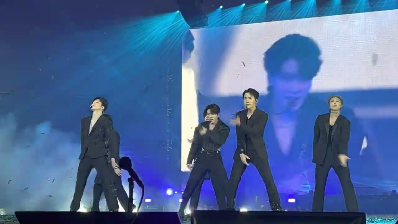 [4K] Black Swan BTS Front Row Fancam PTD On Stage Las Vegas Day 1 방탄소년단