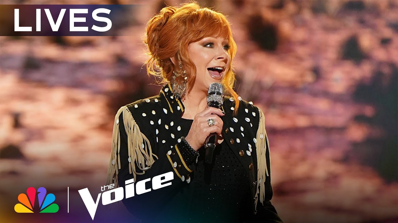 Reba McEntire Performs 