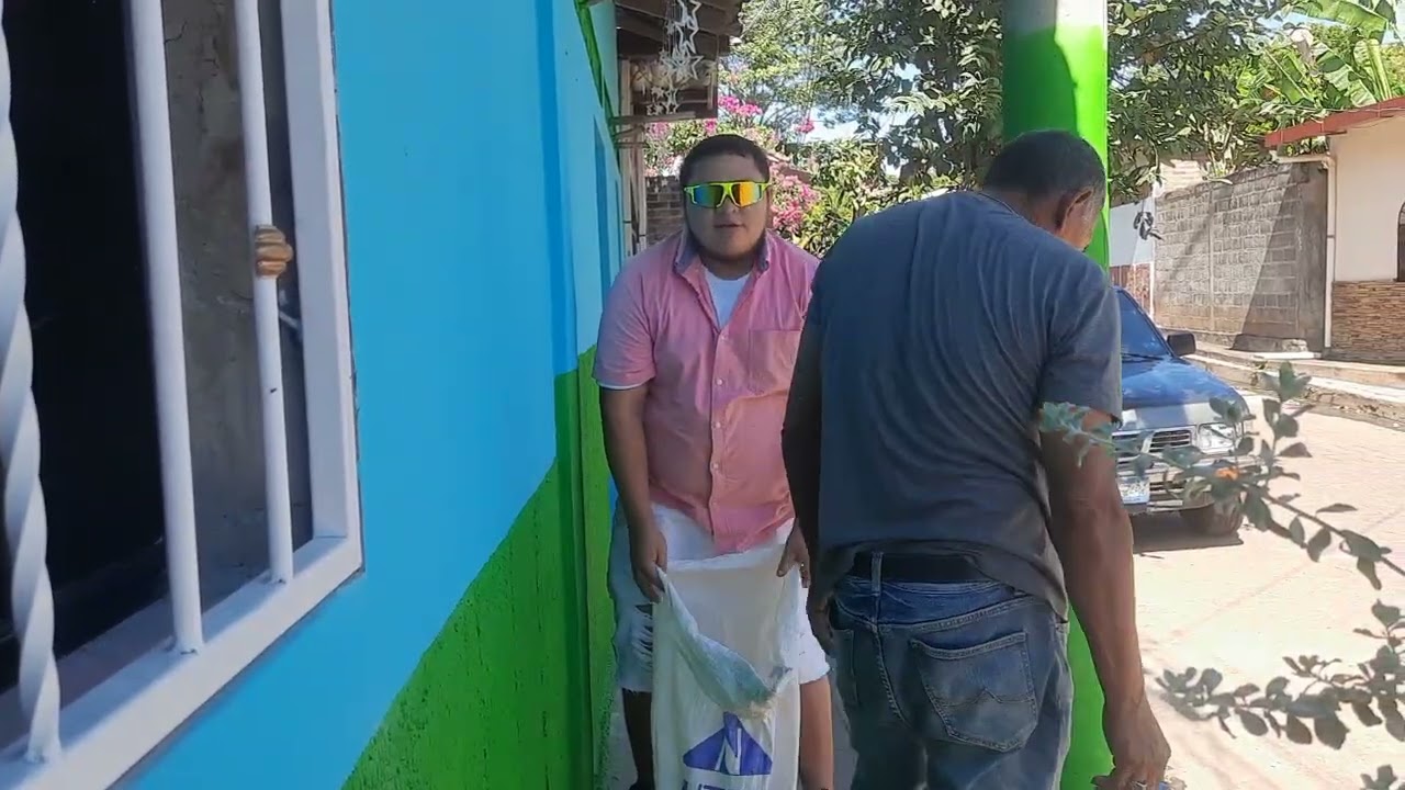 Dago y miguelito trabajando fuerte 💪 mente con el 🌽 en chirilagua san miguel 