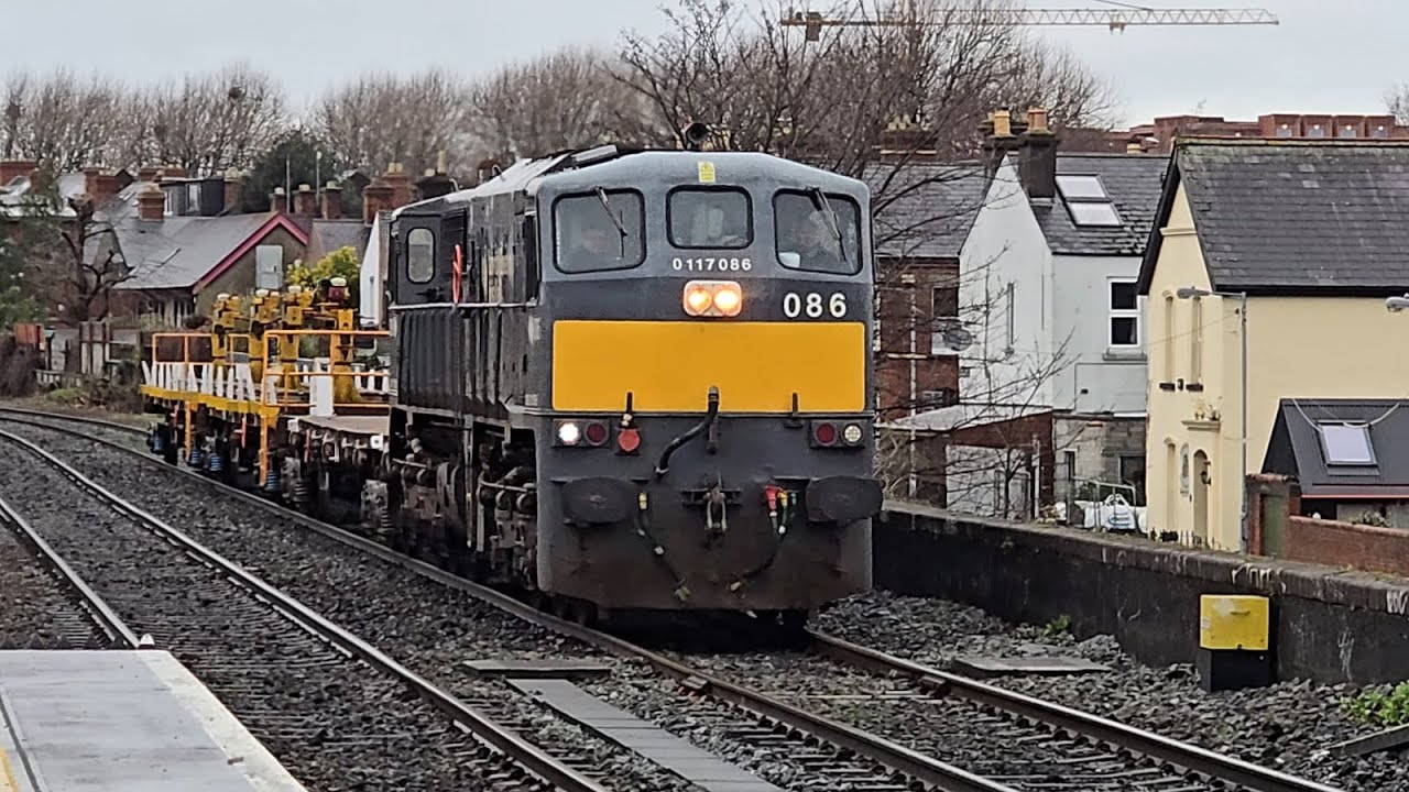 Irish Rail 086 & 22247 at Drumcondra: 13/2/26