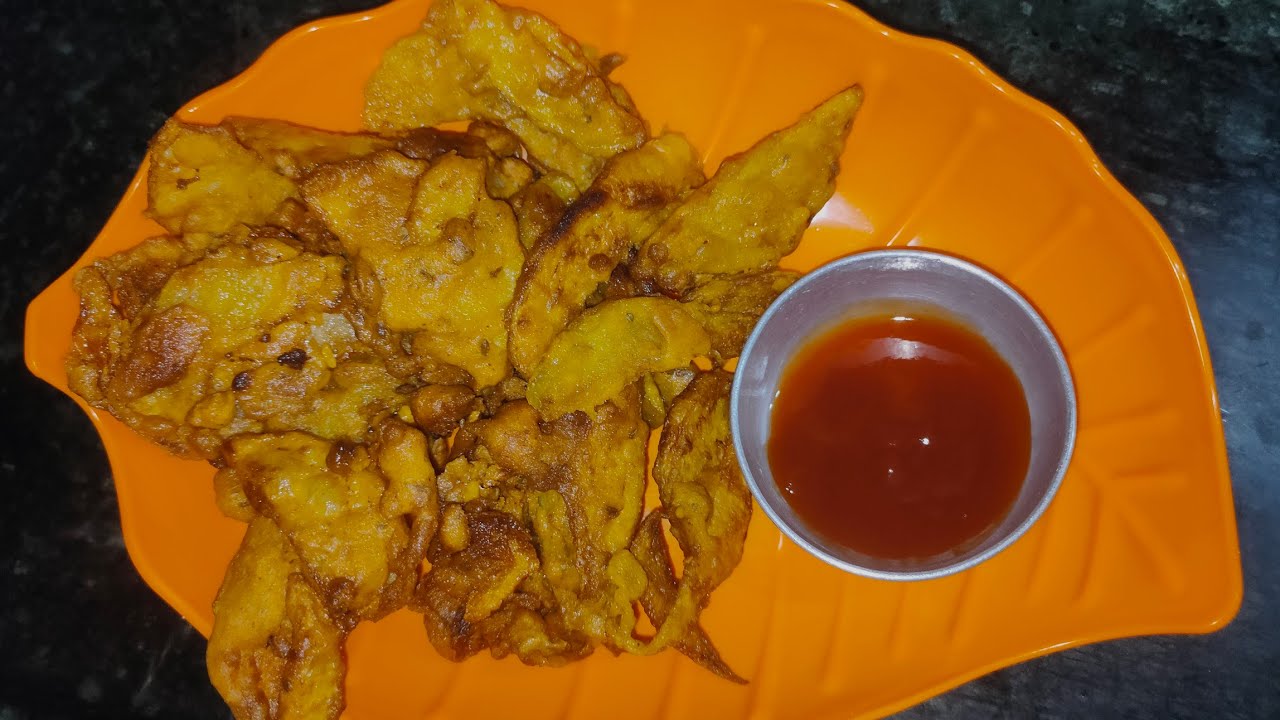 बरसात में गरमागरम पकौड़े👌🤗 #recipe.  #video#viral#indianfood#youtubelive