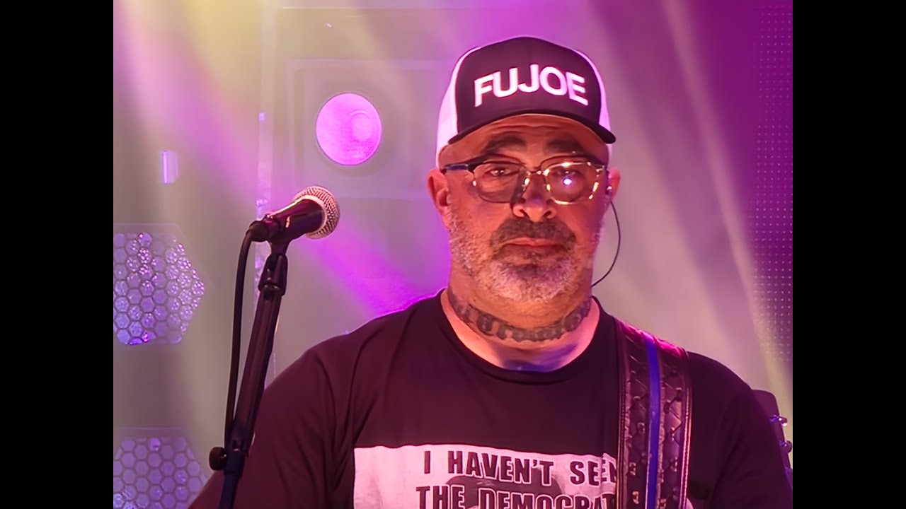 Aaron Lewis (Pledge of Allegiance - Country Boy)  JD Legends Franklin, OH.