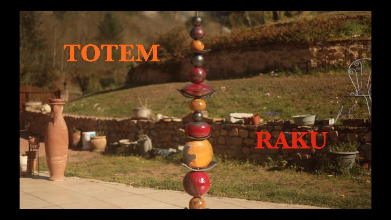 Totem Raku, poterie traditionnelle japonaise. Handcrafted pottery in a traditional Japanese way.