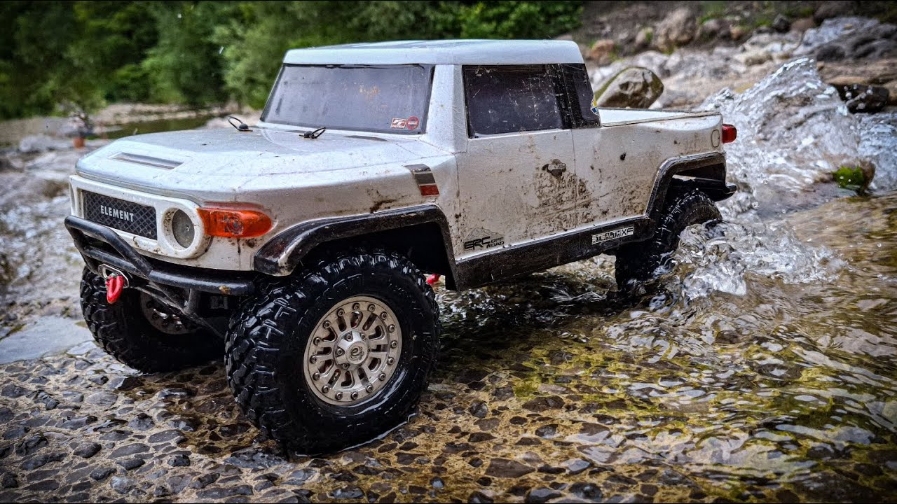 Element Rc Utron Tackling mudpits and rock climbs. @ElementRC