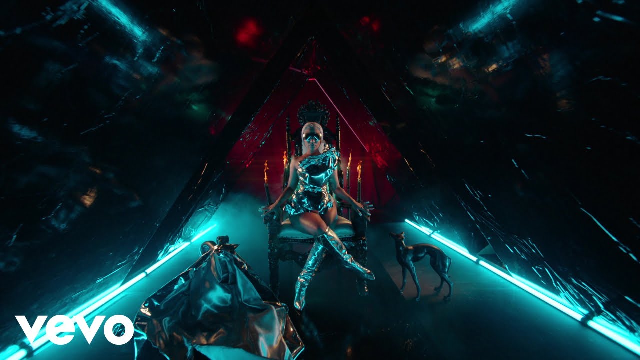 Nicki Minaj - Hard White
