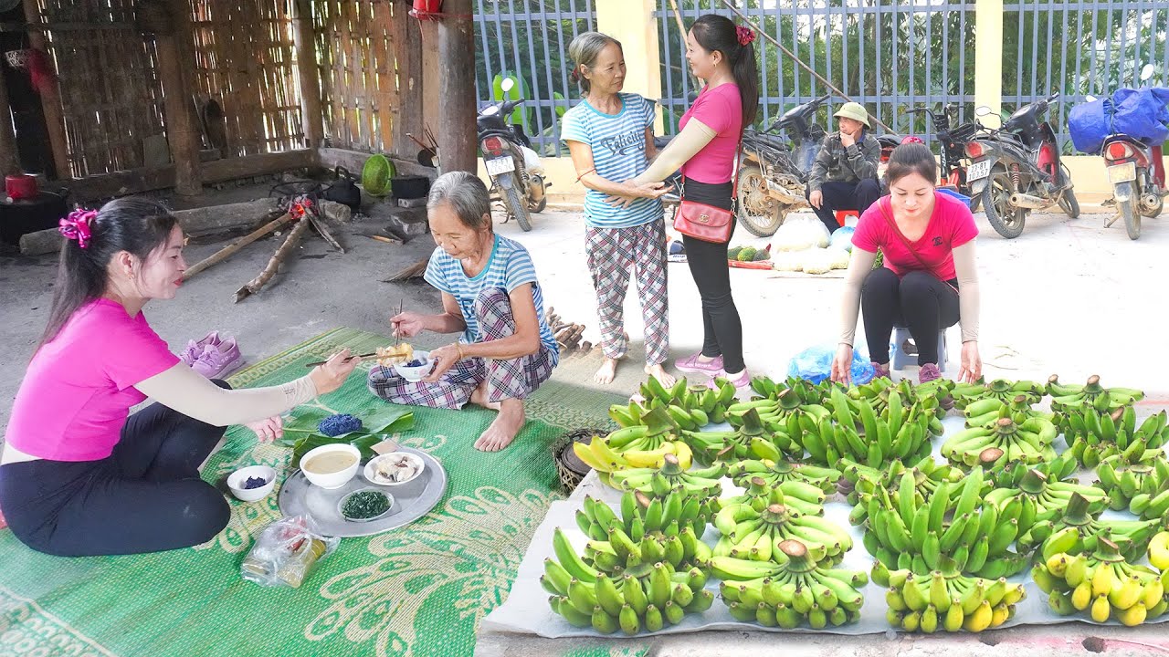 Charity Gift For Poor Lonely Woman - Buy Lots Of Bananas and Take Them To The Market To Sell
