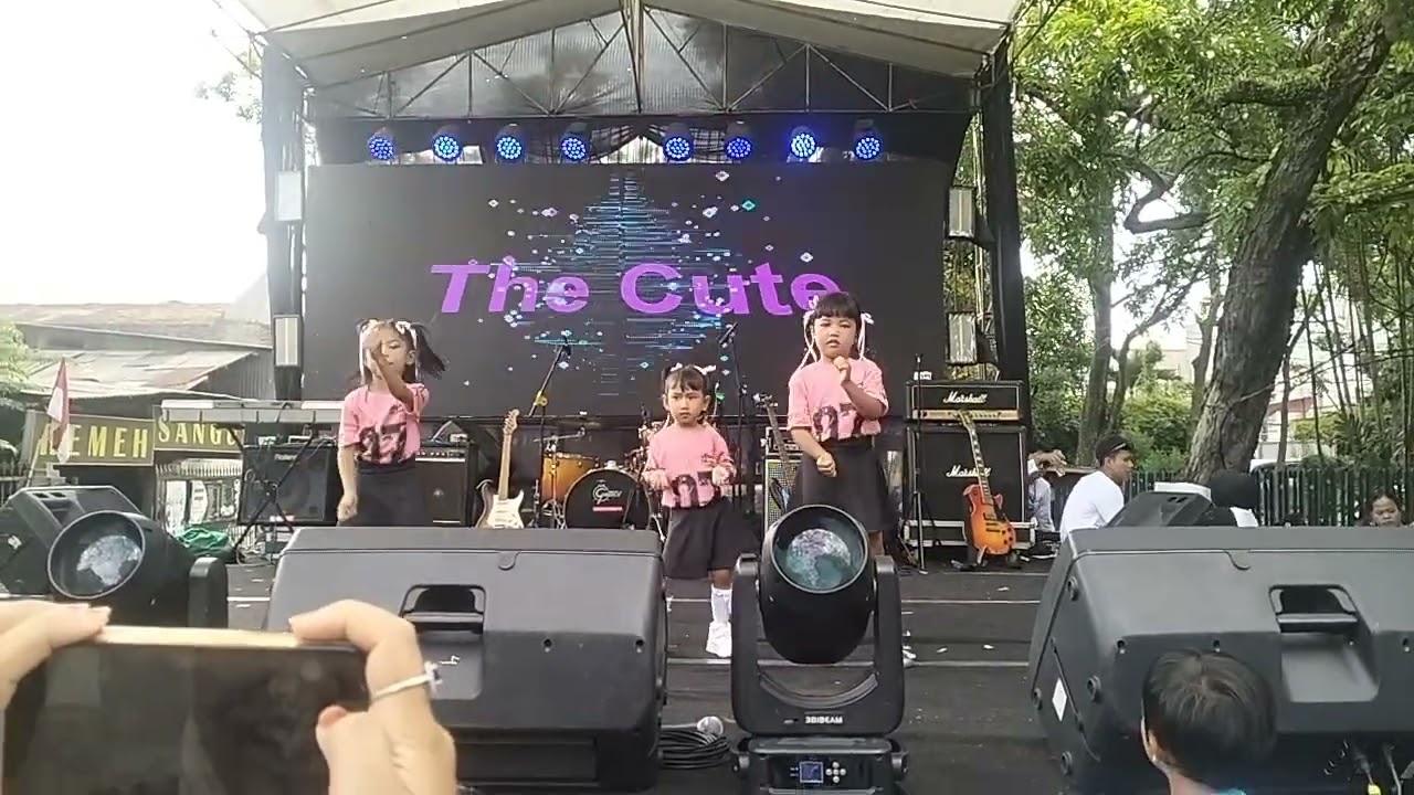 DANCE ICE CREAM 
