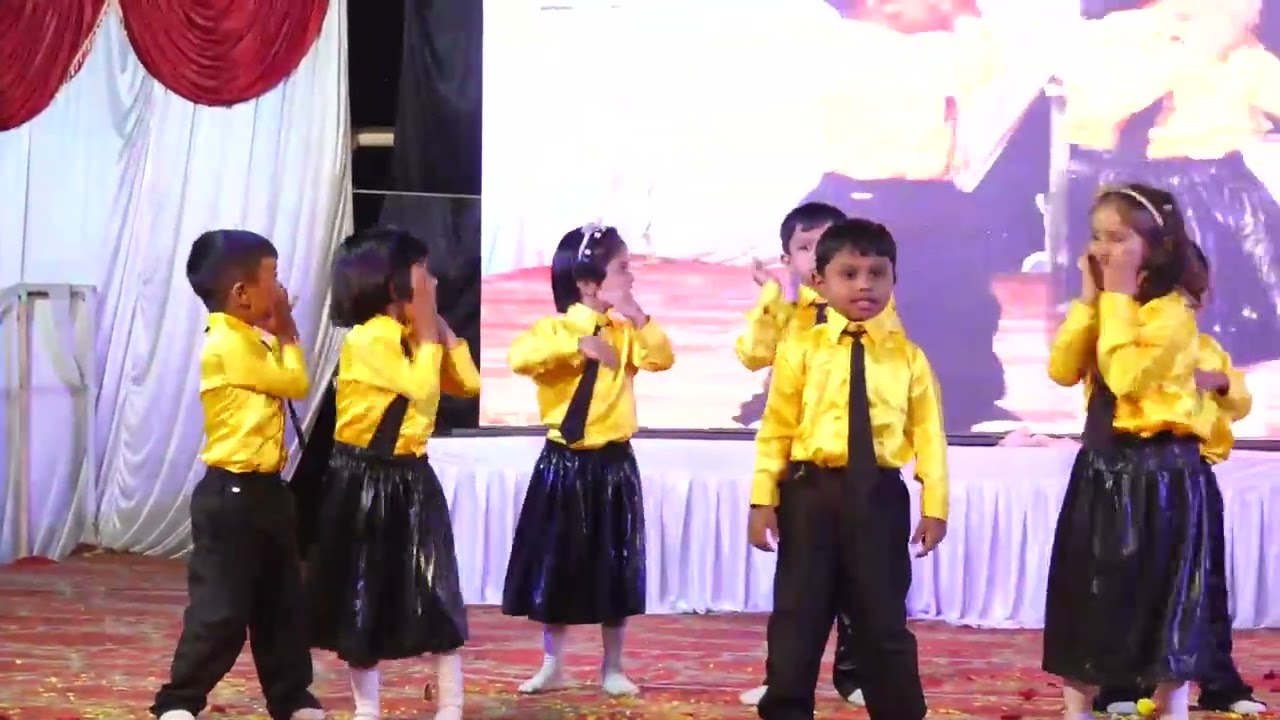 अनुश्री ग्रुप डान्स #phoenix global school 
