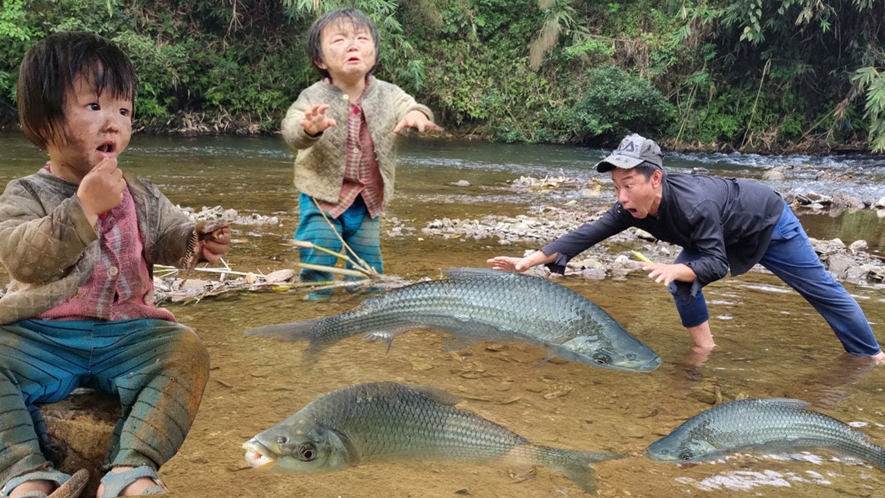 Homeless man's fishing skills on the river, Cooking fish eat delicious - Orphan Girl