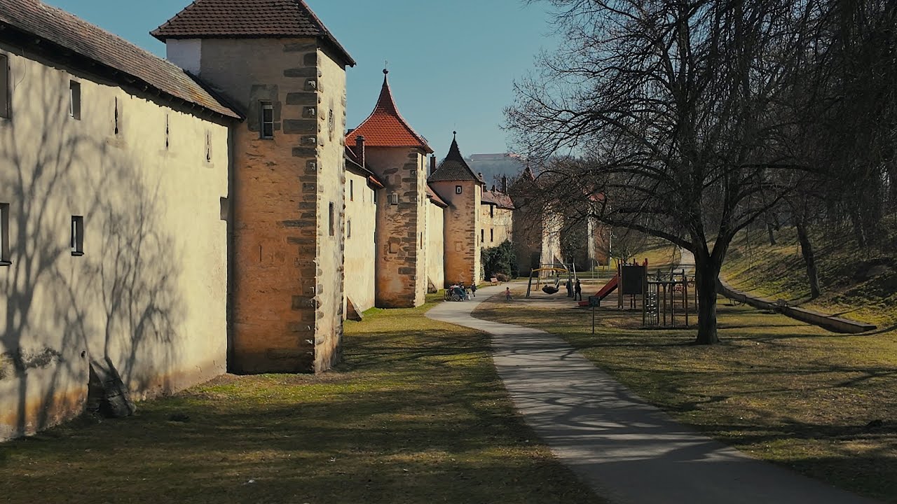 Wei&szlig;enburg 🇩🇪: Stadtmauertour an einem sonnigen Fr&uuml;hlingstag | 4K Stadtspaziergang