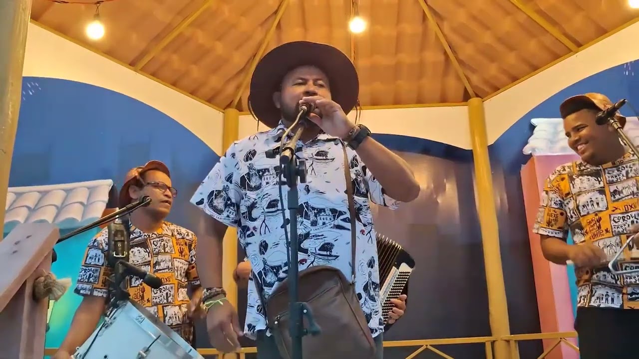 Bela Atalaia no Arraial da Pisolar com Sandro Silva no Acordeom.