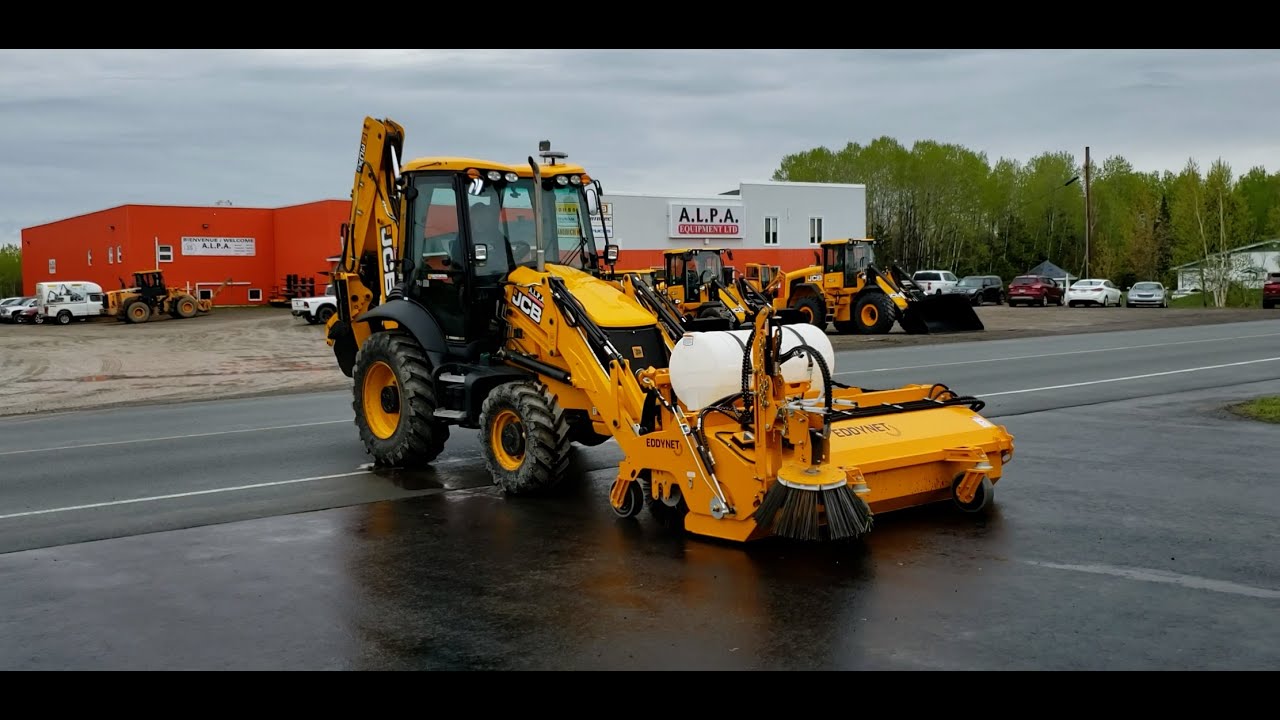 JCB 3CX Backhoe with Eddynet Sweeper | Rétrocaveuse JCB 3CX équipée d'une balayeuse Eddynet