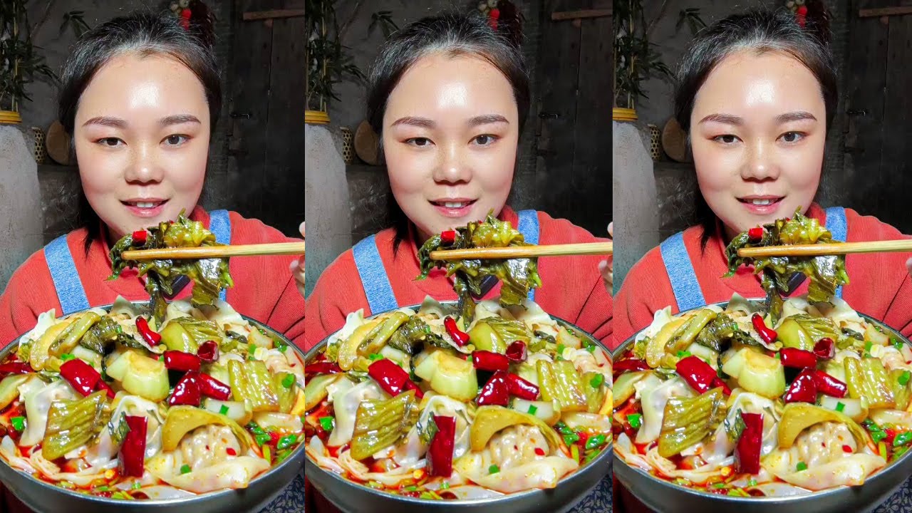 Let&rsquo;s Eat Show | Satisfying Eating Spicy Dumpling Soup & Fried Rice with Chicken Offal 🔥