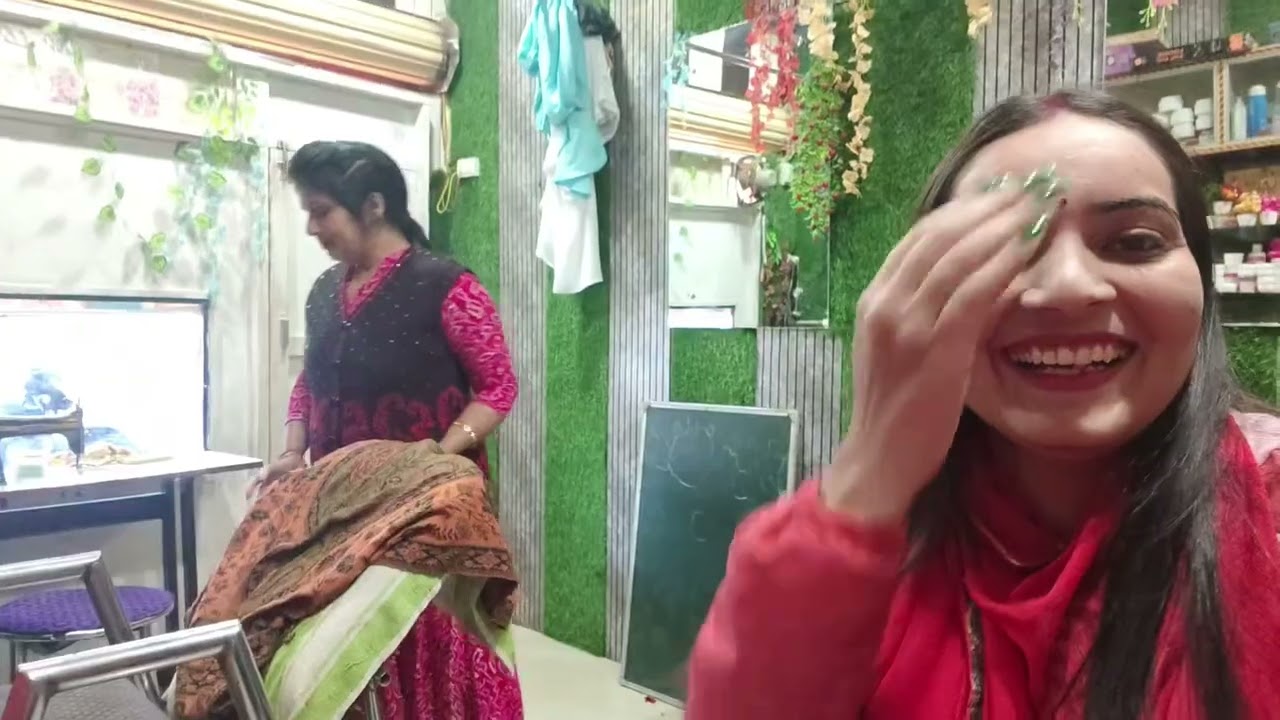 Mera parlour kaha par hai dekho🥰🥰