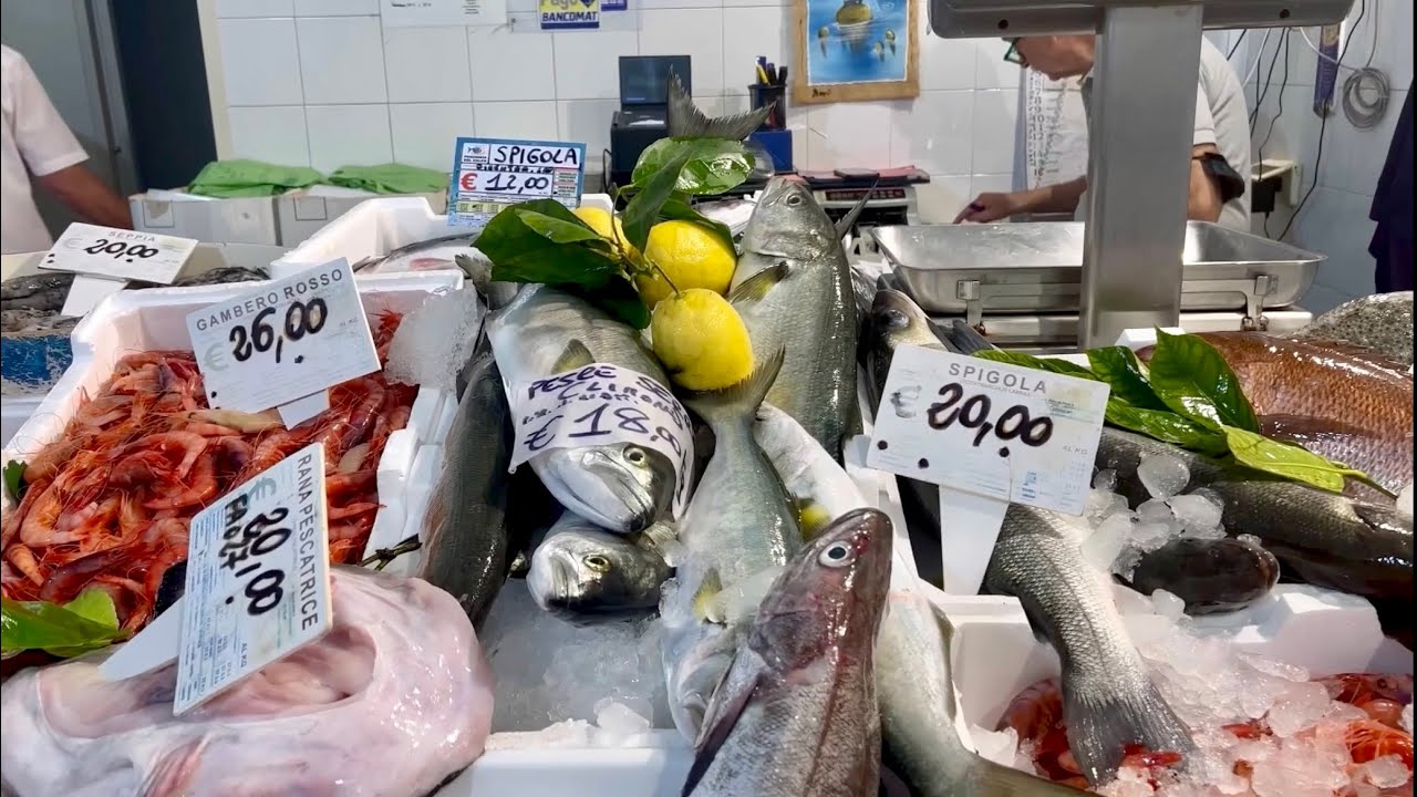 В рибния магазин + Паоло готви спагети с морски дарове/ Амалфийското крайбрежие