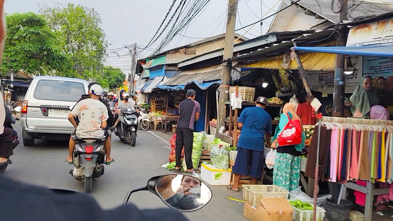 Suasana Pasar warakas tanjung Priok Jakarta Utara saat sore