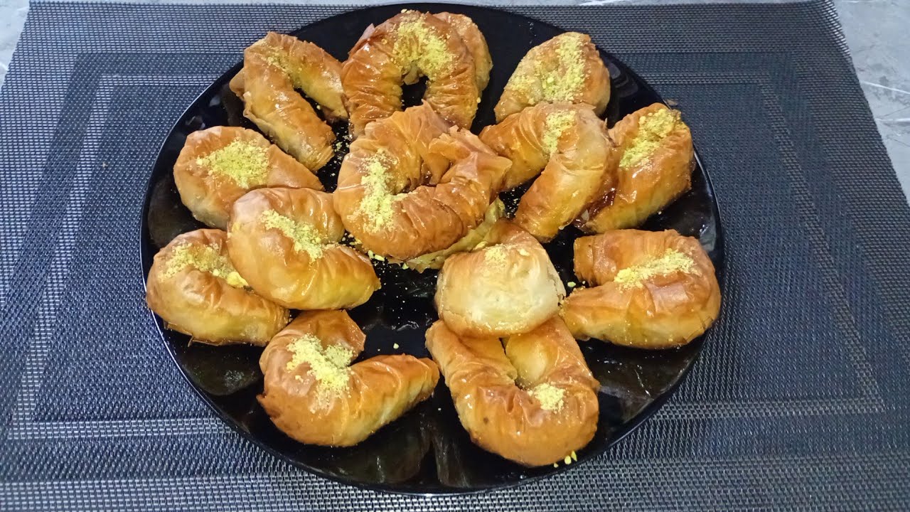 Pasta sfoglia ripiena di pistacchio, ricetta semplice e buonissima deliziosa