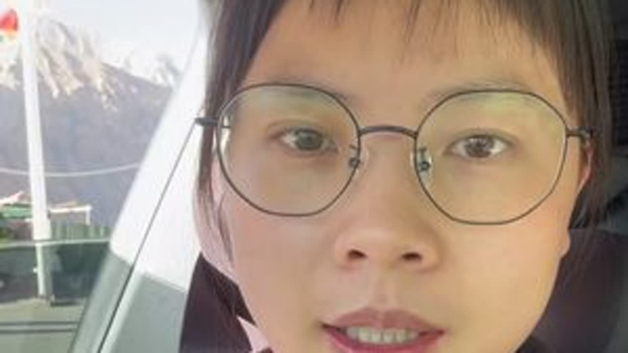 穿越阿里无人区，在无人区的旷野中，风吹过荒芜的土地，带来的是无尽的自然之美和自由的喜悦。#自驾游 #vlog旅行记 #风景在路上 #阿里无人区 #一人一车一世界