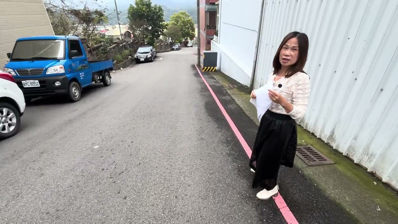 698萬買透天物件位於三義歐香新城0988325250台灣房屋雅豐大雅特許加盟店￼中仲02048號中字H0096營業員證-105-306038