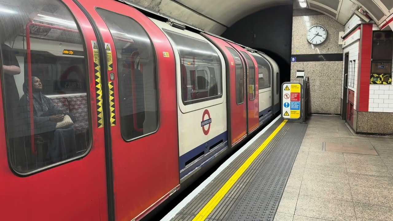 London Underground 1992 Tube Stock CLIP Train Departing St Paul's