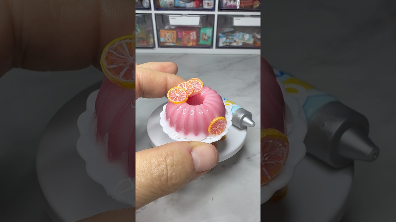 Pink lemonade Bundt cake 🍋 @officialminiverse #miniversemakeitmini #shorts #youtubeshorts