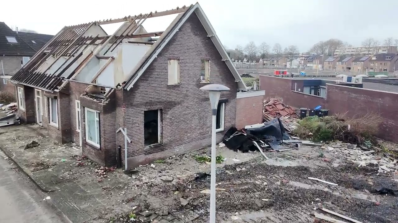 Een laatste blik op de sloopwoningen in de Slak Hoensbroek. 8 jan. 2025