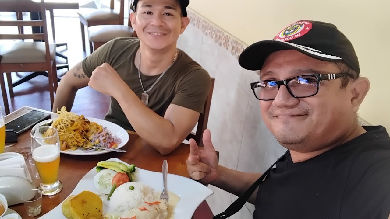 CON GRANDES AMIGOS EN RESTAURANT: 