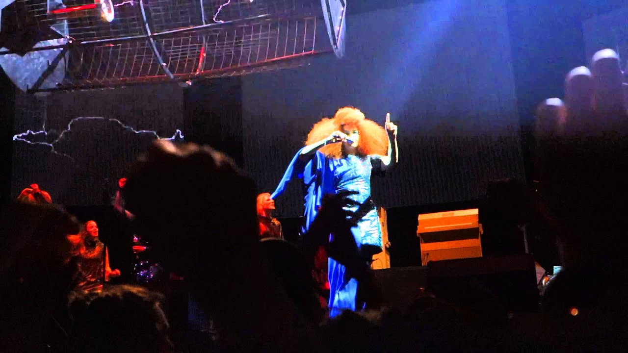 Björk - Declare Independence @taipei 10-8-13
