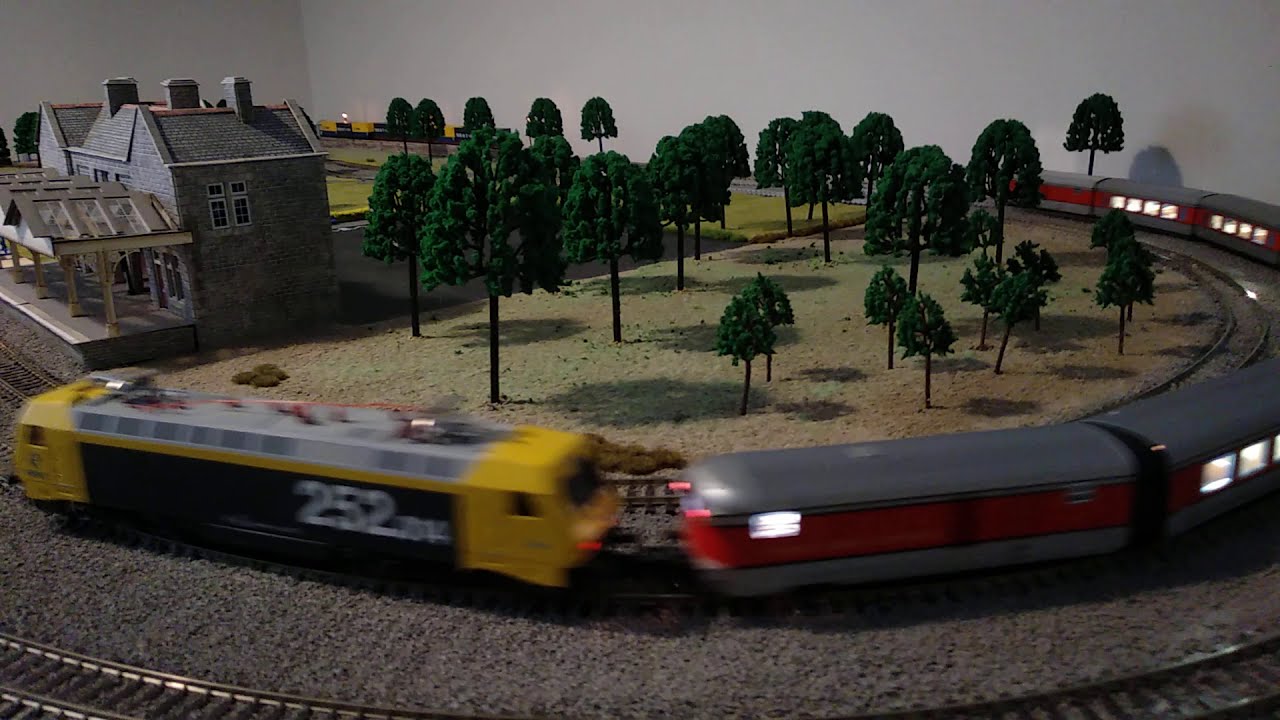 Talgo III Ibertren 2180 + Renfe 252 Electrotren