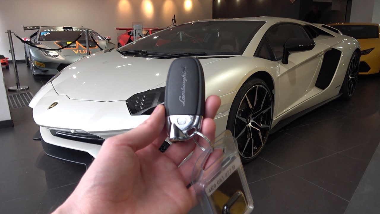 2017 Lamborghini Aventador S: In-Depth Exterior and Interior Tour.
