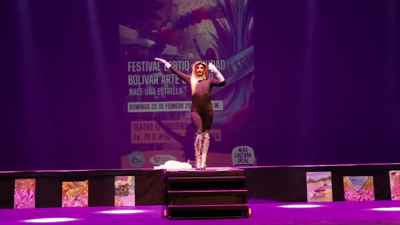 Interpretación drag con lip sync de la canción “Señor Amante” de Kika. Homenaje artístico.
