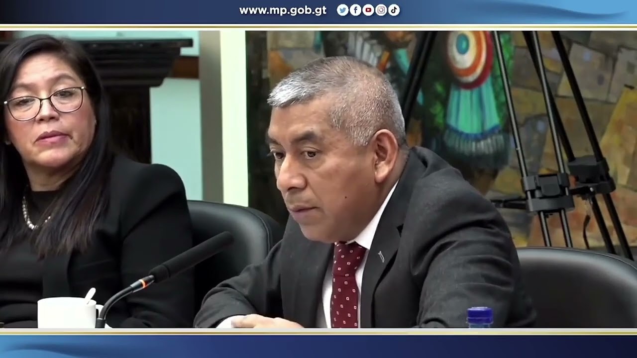 Fiscal Rafael Curruchiche destruye a Semilla y Almagro