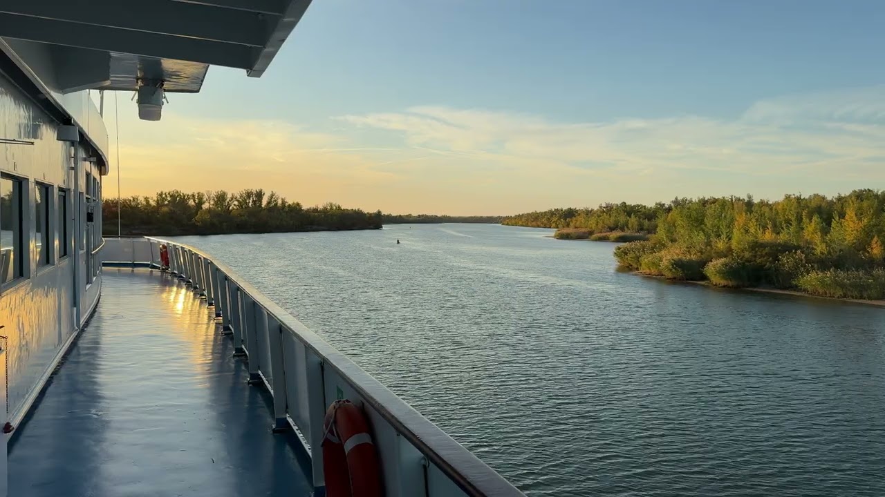 Relaxing boat ride. Meditative cruise 4K ASMR
