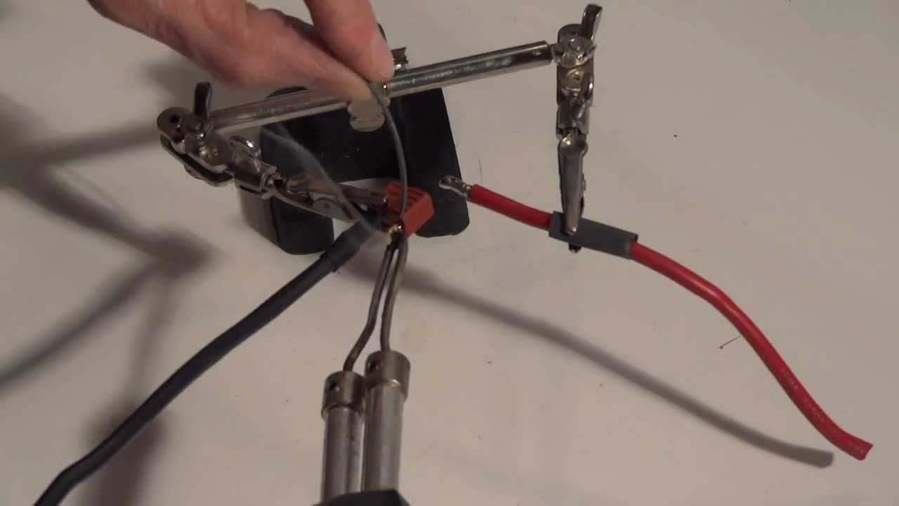 Tutoriel vidéo: Comment souder un connecteur de type Dean Ultra
