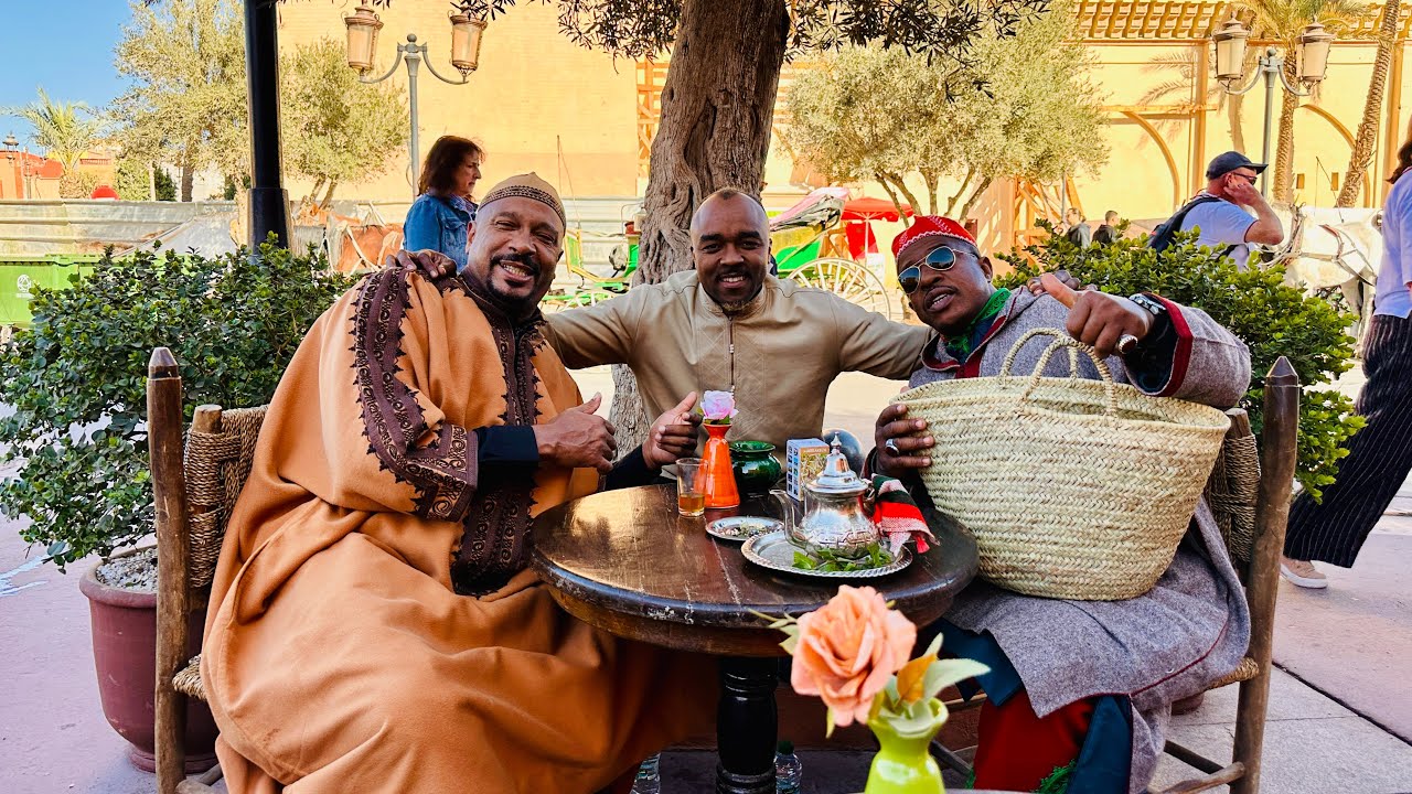 مشينا عند Ba3alla القصبة وضحك مظرب ليه حسبة وديما الكوميك 