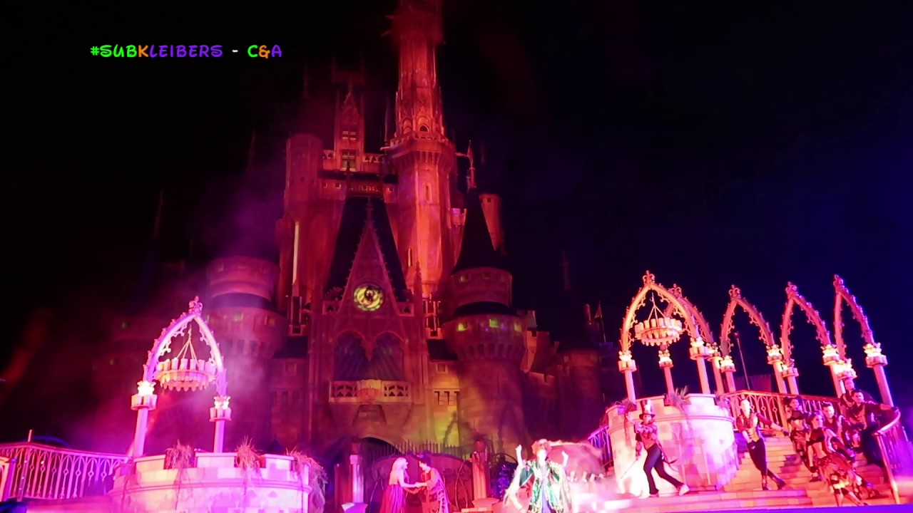 Hocus Pocus Villain Spelltacular stage show