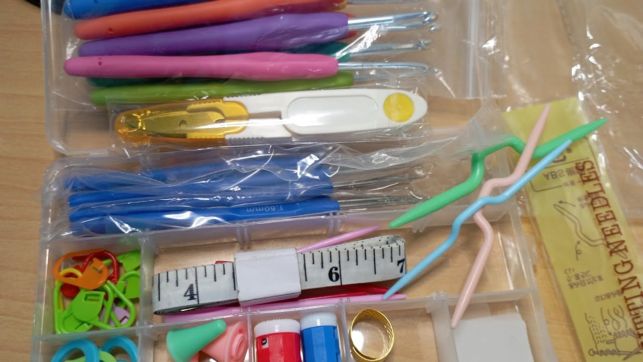 "Crochet Hook Kit Review + Easy Pattern Tutorial | Live Crochet Session"