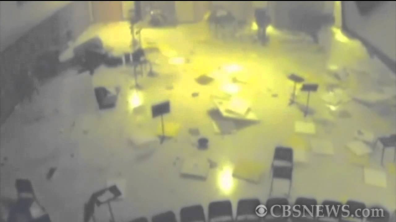 On tape: Tornado hits Joplin, Mo. high school