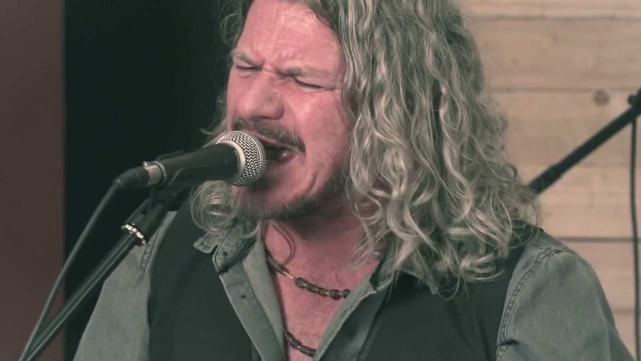 The Black Cat Bones - Live Performance (Distilled Sessions)