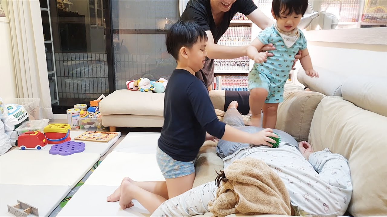 母親節禮物，兩個兒子一起幫媽媽全套SPA按摩，媽媽躺著享受｜咚1y4m 桐8y2m