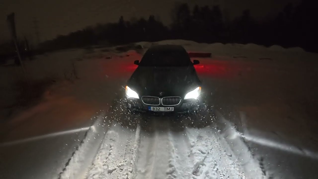 BMW F10 525d xDrive 160kW POV Night Drive in Snow