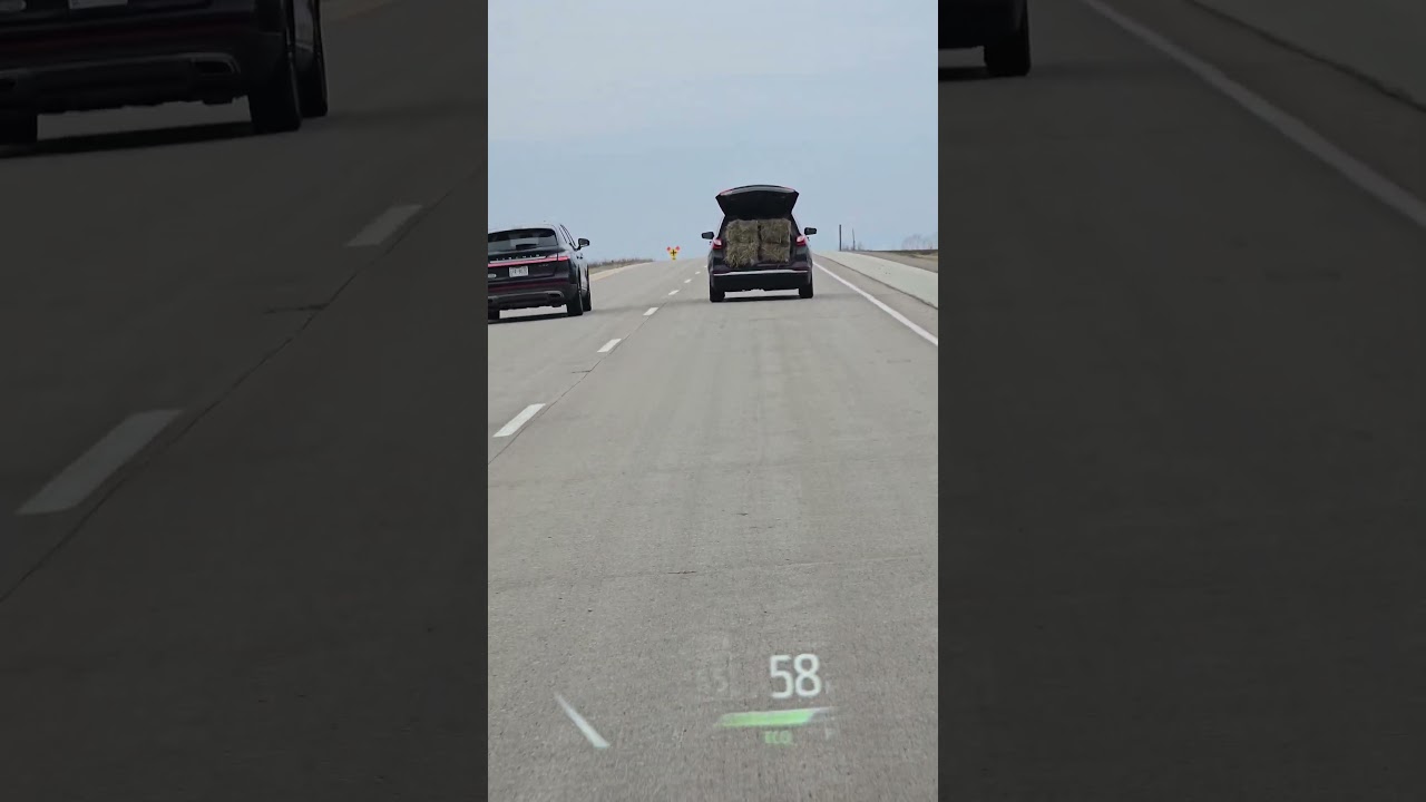Hay, if it works, it works 🤦&zwj;♂️😲👍 #hay #suv #shawano #wi #driving #views #shorts