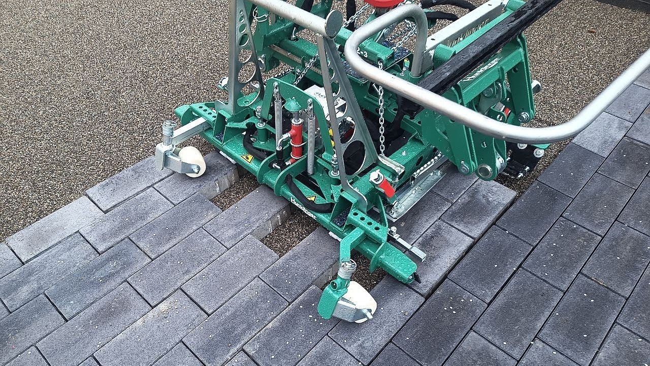 Mit Hunklinger Pflastergreifer P12-3 Querverschieben