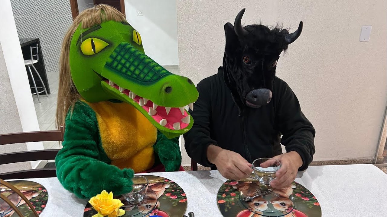 A CUCA MALVADONA e o BOI DA CARA PRETA pegou nosso café da tarde 😱