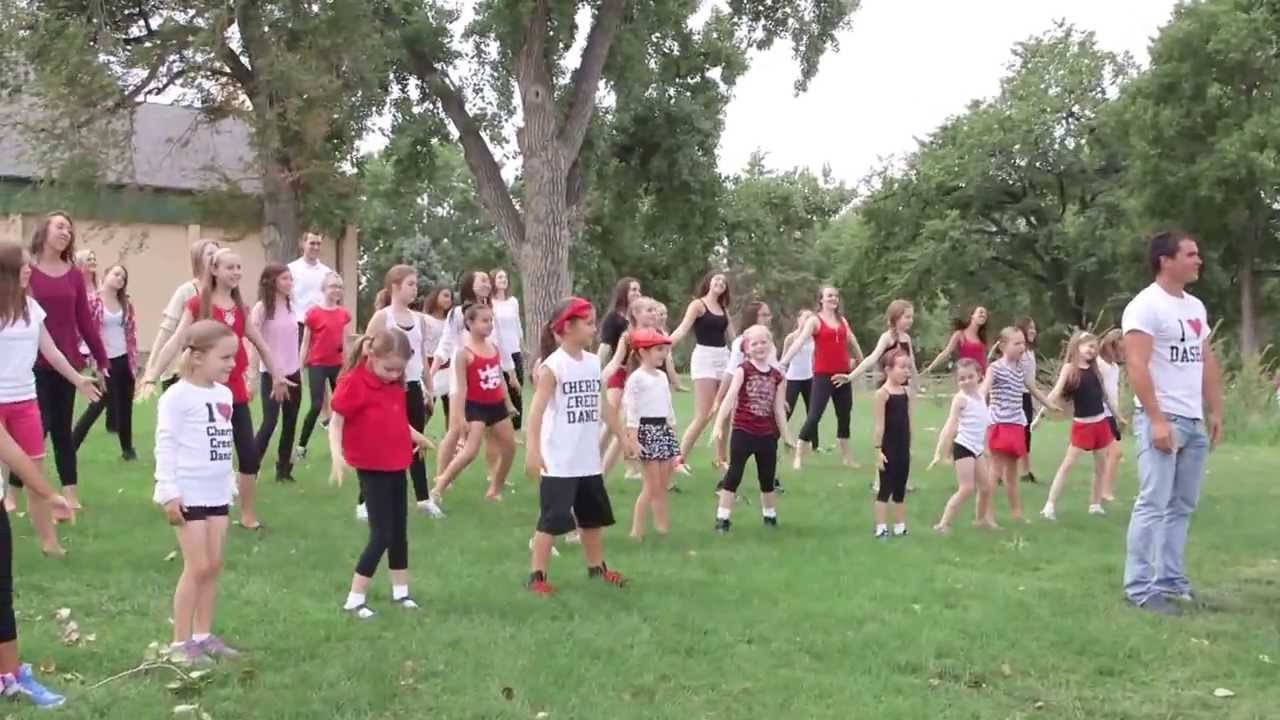flash mob marriage proposal to the hottest girl in the world