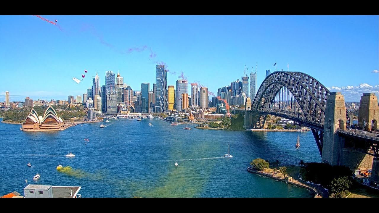 Red Berets drop into Sydney Harbour 23.07.23